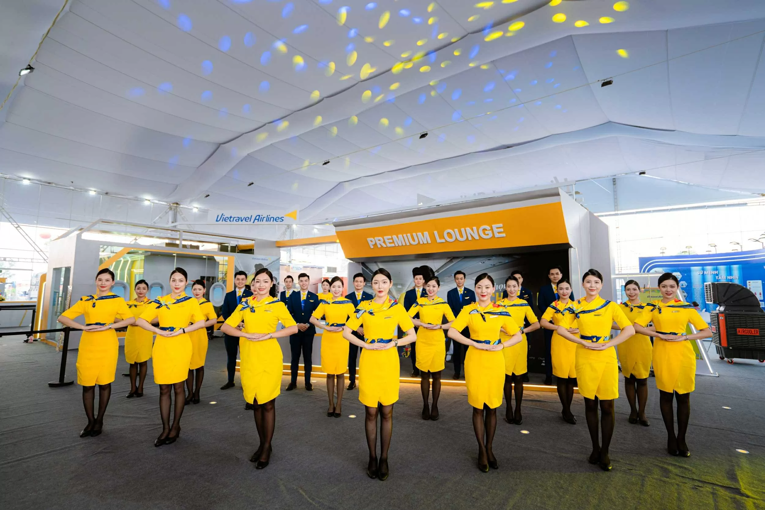 Dấu ấn Vietravel Airlines tại Triển lãm thành tựu đất nước: Khẳng định khát vọng cất cánh từ vùng trời quốc gia Dấu ấn Vietravel Airlines tại Triển lãm thành tựu đất nước: Khẳng định khát vọng cất cánh từ vùng trời quốc gia