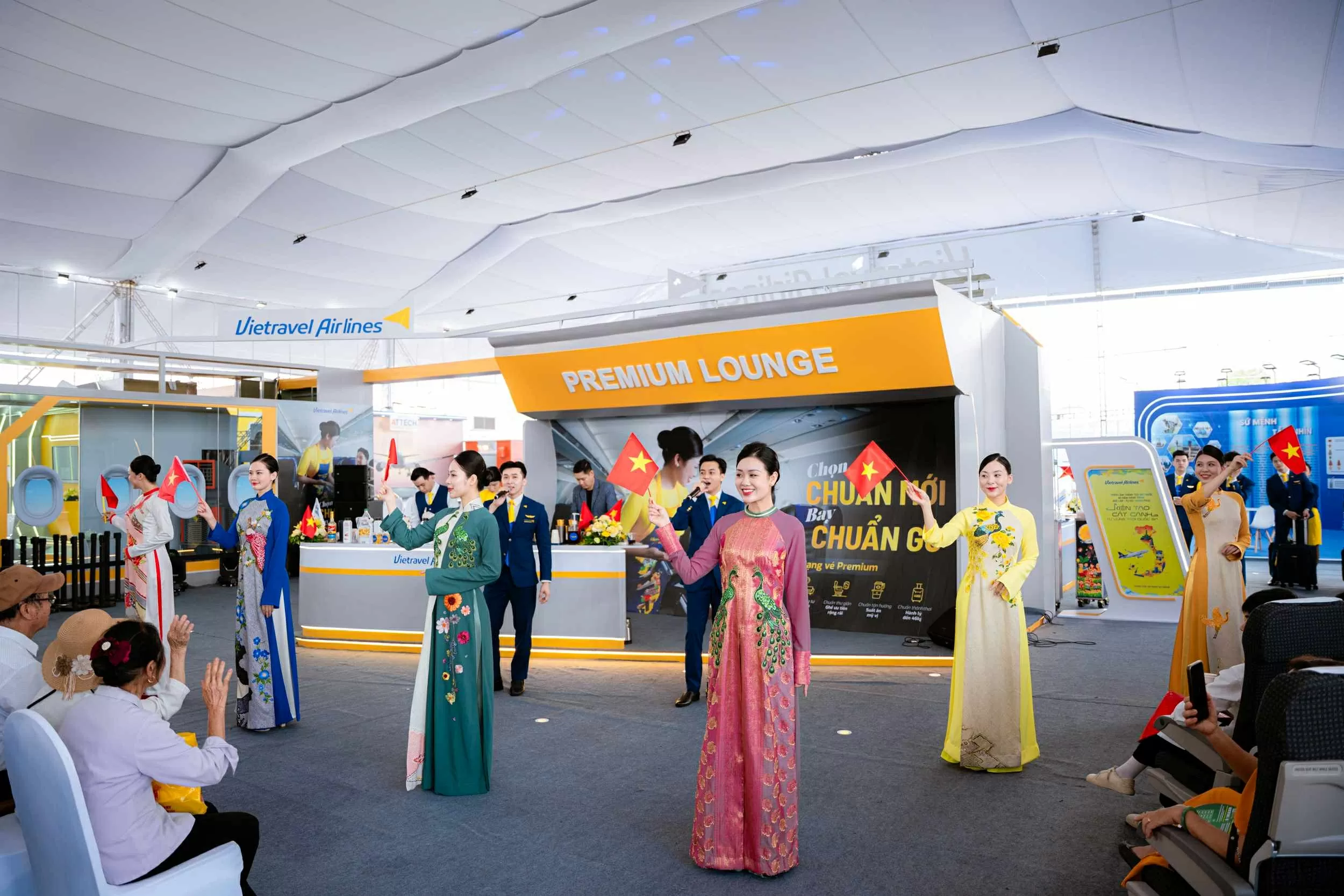 Dấu ấn Vietravel Airlines tại Triển lãm thành tựu đất nước: Khẳng định khát vọng cất cánh từ vùng trời quốc gia Dấu ấn Vietravel Airlines tại Triển lãm thành tựu đất nước: Khẳng định khát vọng cất cánh từ vùng trời quốc gia