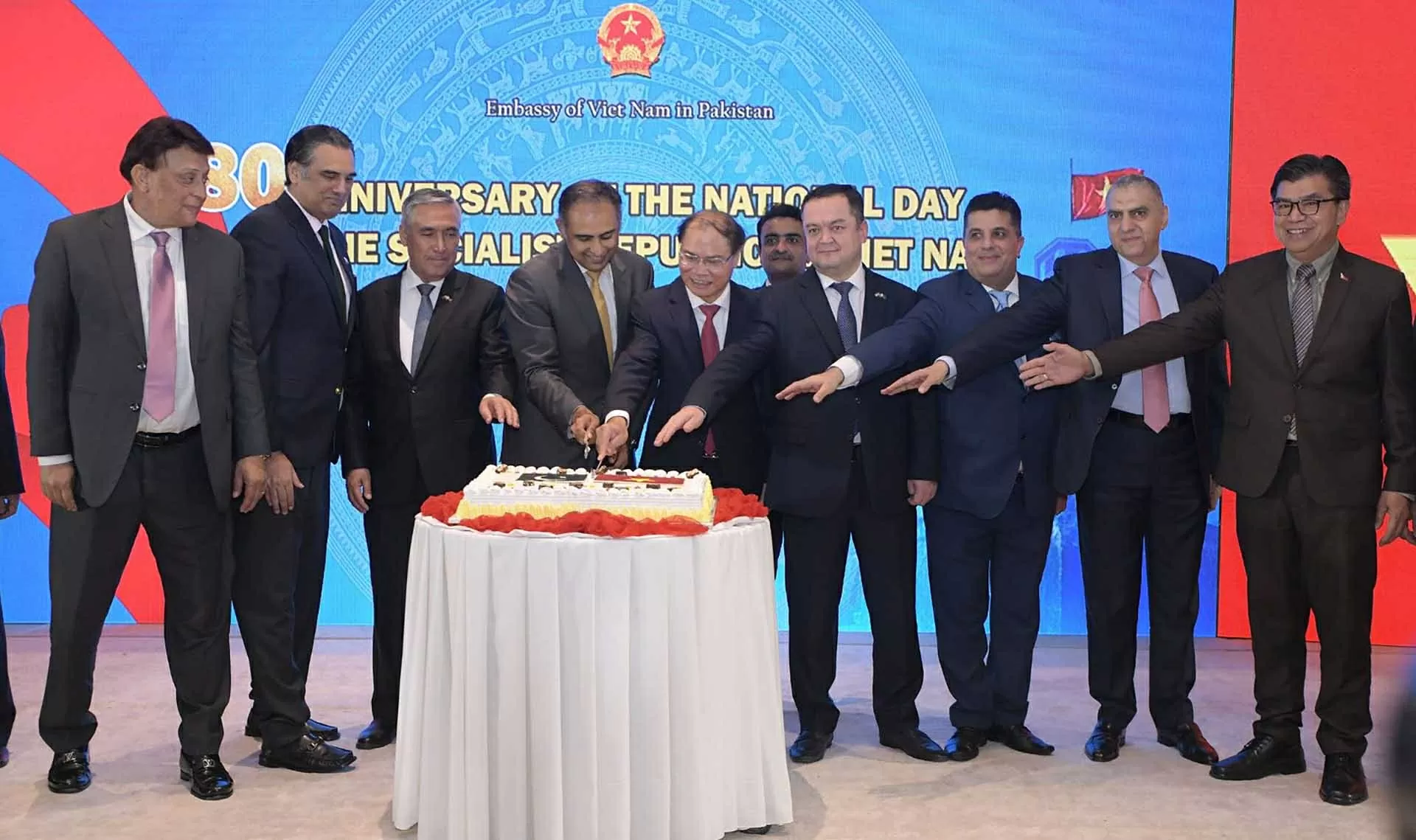 Chuỗi hoạt động kỷ niệm 80 năm Cách mạng tháng Tám và Quốc khánh Việt Nam tại Pakistan