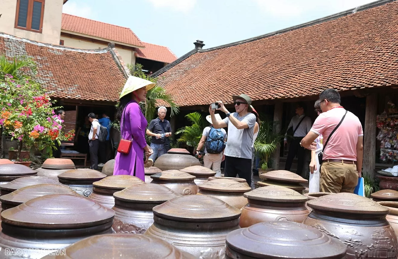 làng cổ đường lâm