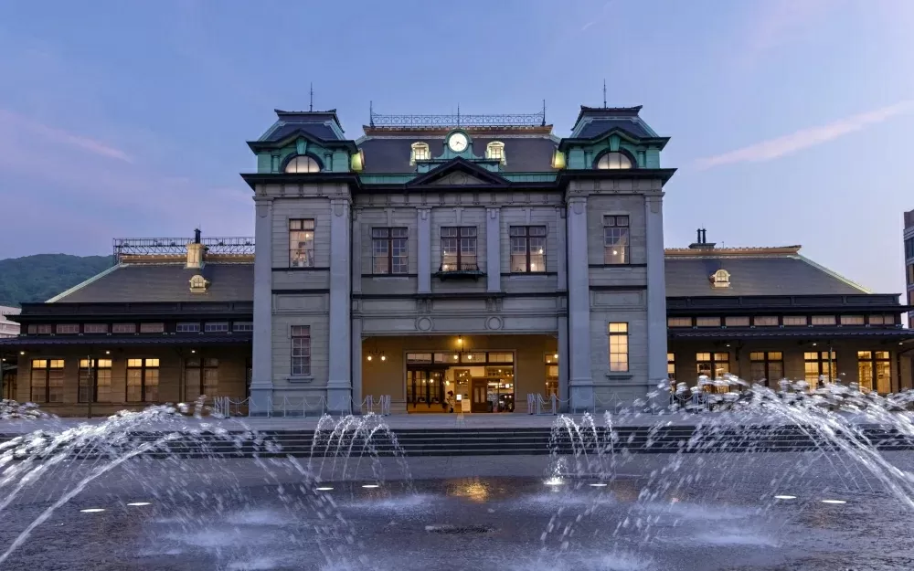 10 nhà ga xe lửa cổ điển nhất Nhật Bản 10 nhà ga xe lửa cổ điển nhất Nhật Bản