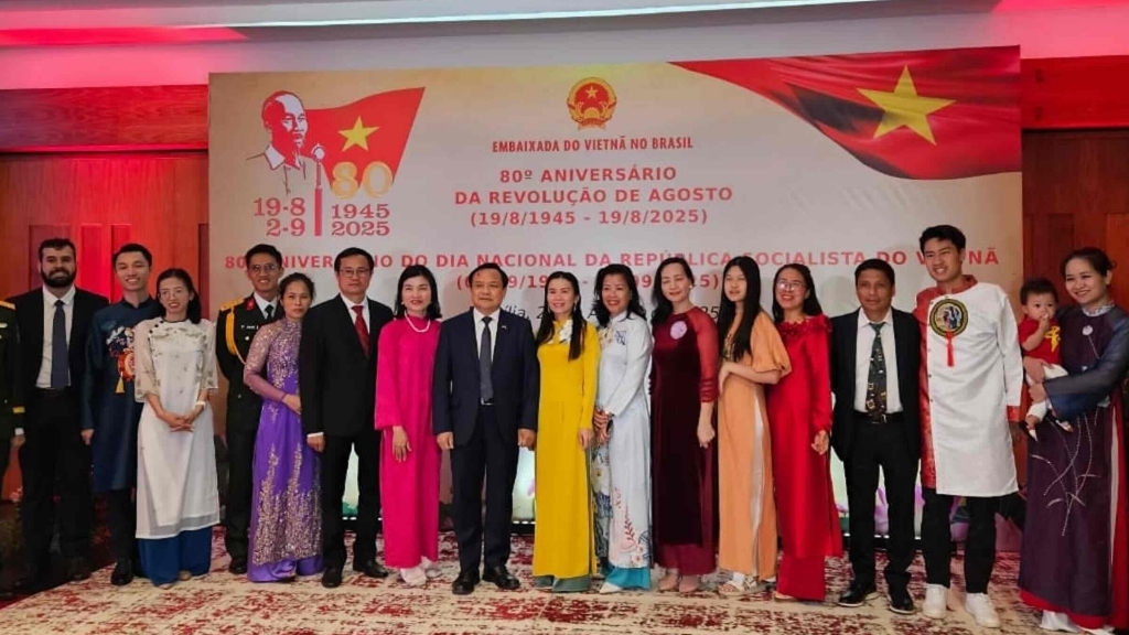 Đại sứ quán Việt Nam tại Brazil long trọng tổ chức Lễ kỷ niệm 80 năm Cách mạng tháng Tám và Quốc khánh 2/9