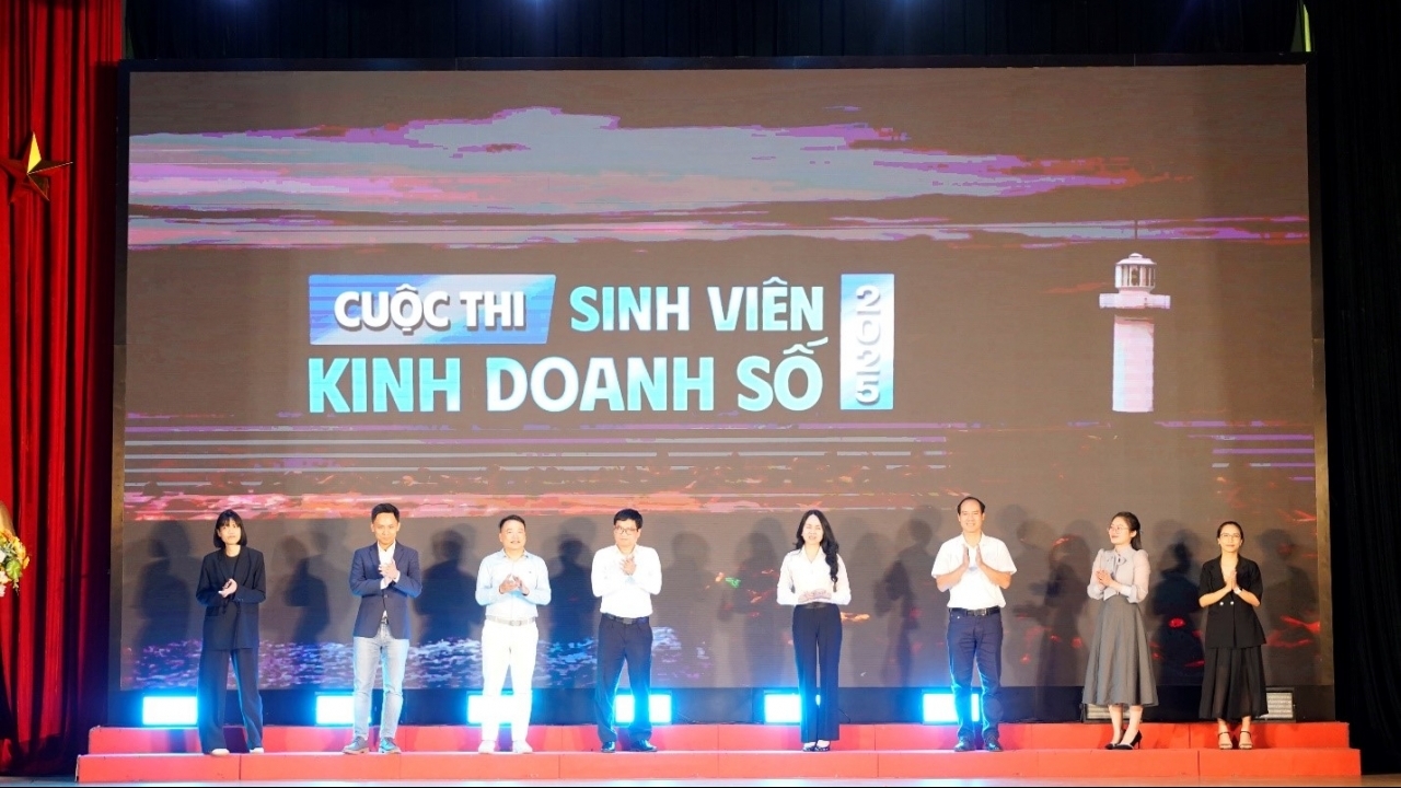 phat dong cuoc thi sinh vien kinh doanh so 2025