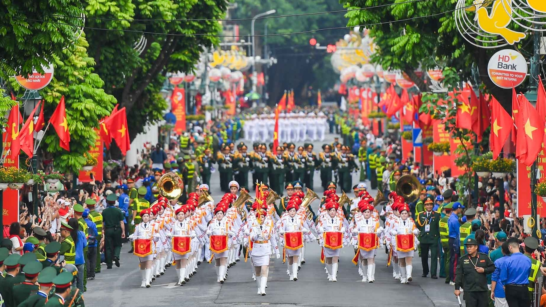 Hào khí Tết Độc lập, sôi động nhịp đối ngoại