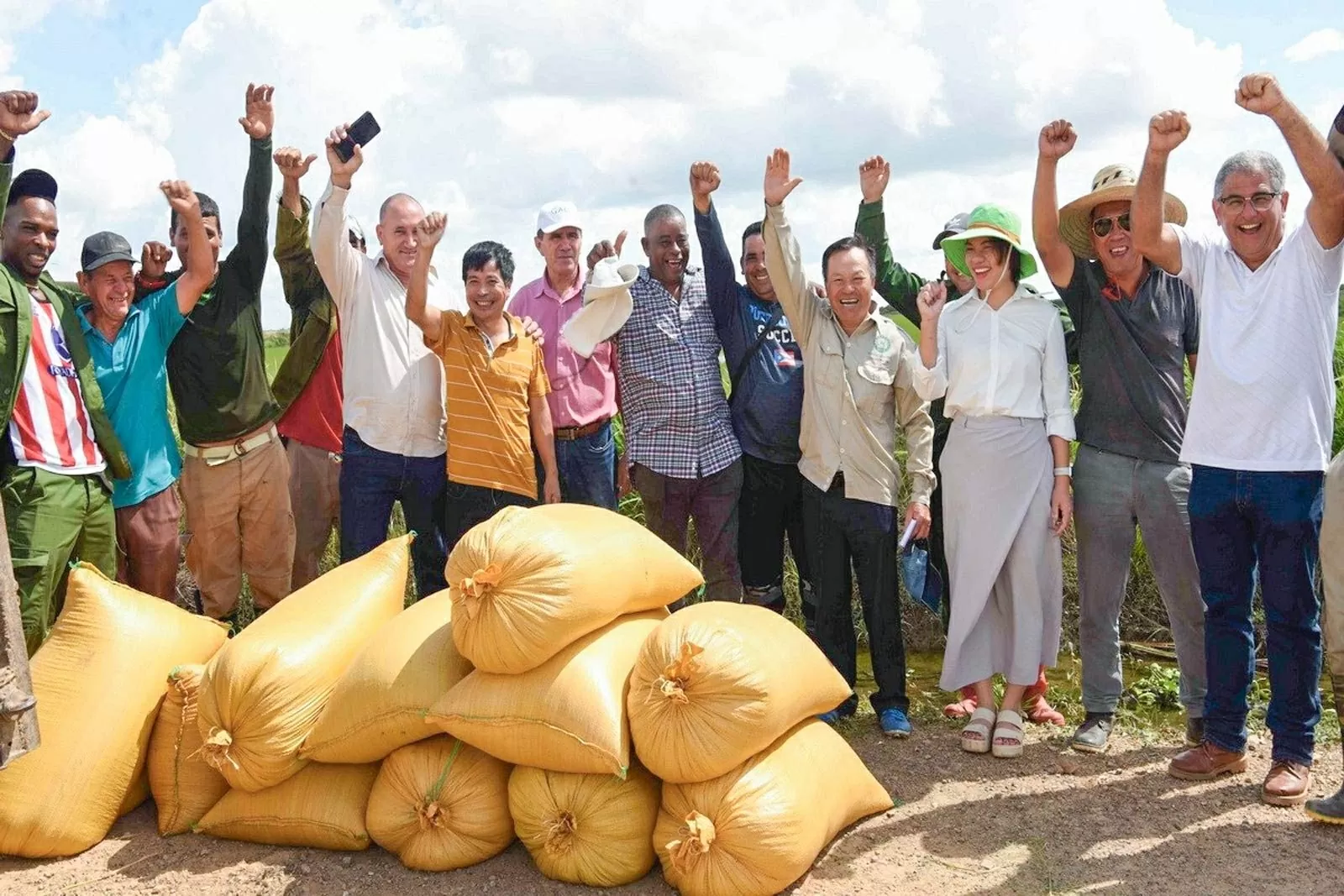 Việt Nam - Cuba: Từ nghĩa tình son sắt đến hợp tác phát triển thực chất Việt Nam - Cuba: Từ nghĩa tình son sắt đến hợp tác phát triển thực chất
