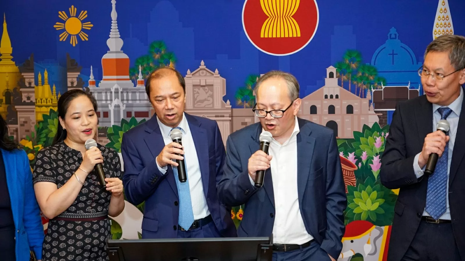 Việt Nam tiếp nhận vai trò Chủ tịch luân phiên Ủy ban ASEAN tại Washington Việt Nam tiếp nhận vai trò Chủ tịch luân phiên Ủy ban ASEAN tại Washington