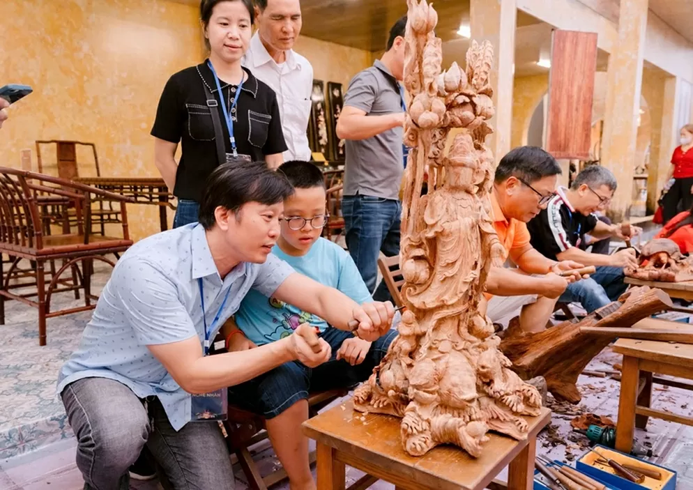 Du khách trong và ngoài nước hòa mình trong dòng chảy văn hóa-sáng tạo