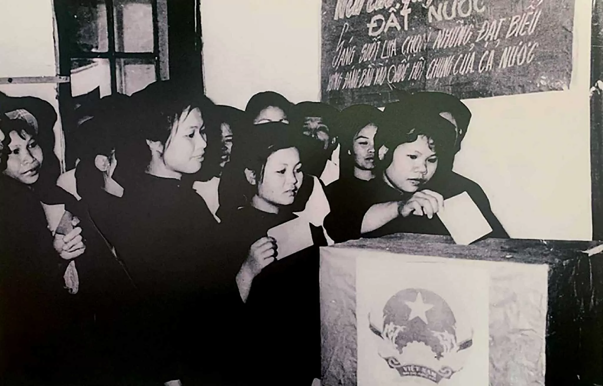 Câu chuyện ra đời Quốc huy Việt Nam Câu chuyện ra đời Quốc huy Việt Nam