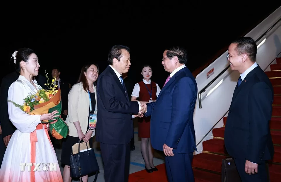 Thủ tướng bắt đầu chuyến tham dự Hội nghị thượng đỉnh SCO 2025 tại Trung Quốc