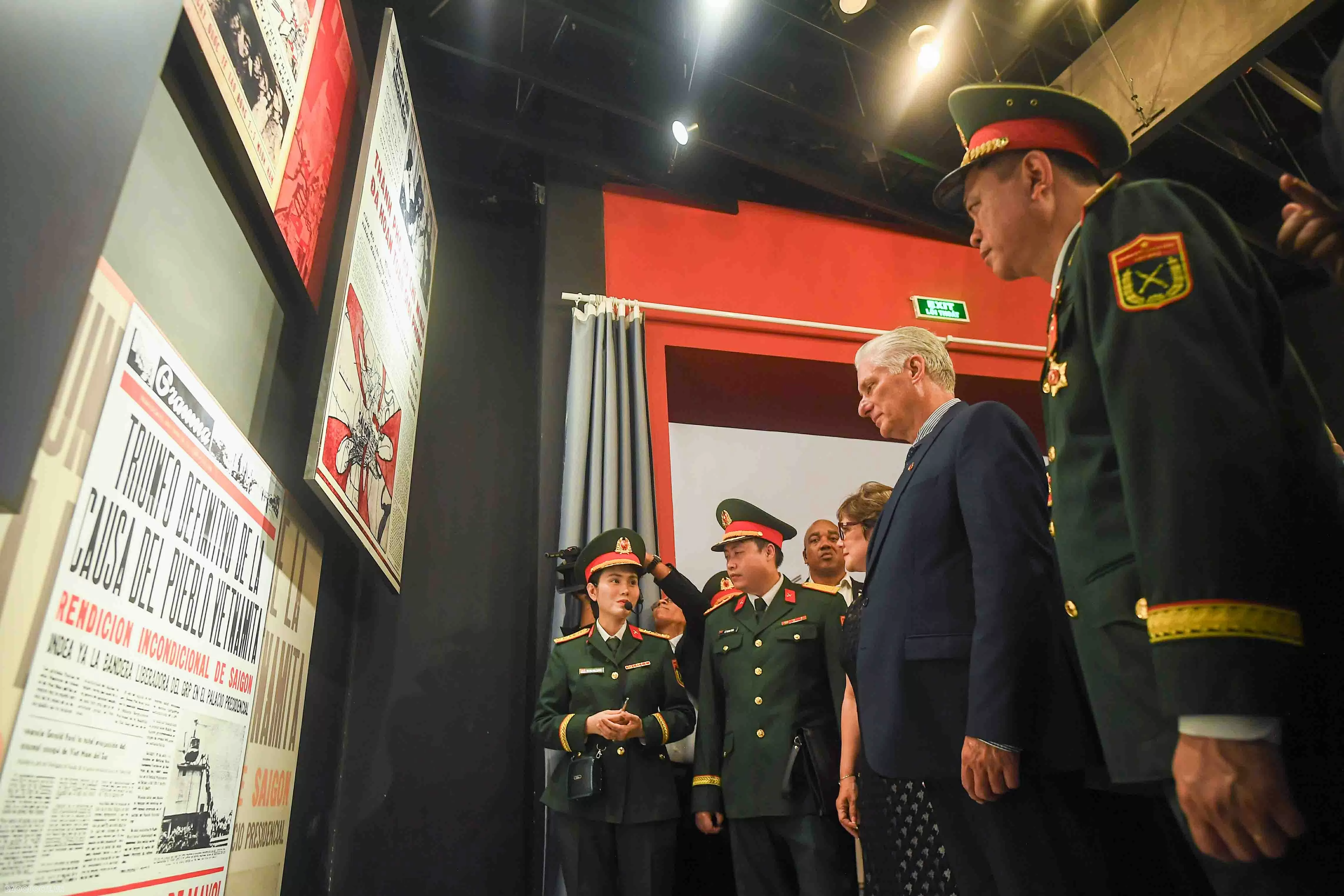 Tổng Bí thư, Chủ tịch nước Cuba thăm Bảo tàng Quân sự Việt Nam, dâng hoa Tượng Chiến sĩ quốc tế Cuba