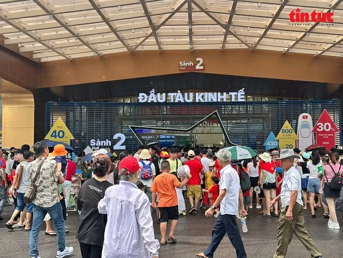 Triển lãm thành tựu đất nước lập kỷ lục sau ba ngày mở cửa