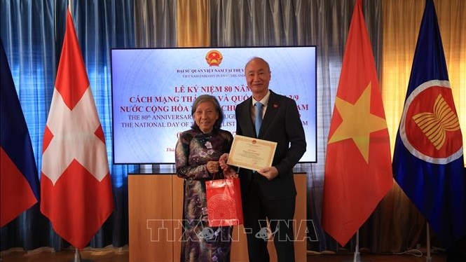 Kỷ niệm 80 năm Cách mạng tháng Tám và Quốc khánh 2/9: Vinh danh những 'người lái đò' chở tiếng Việt vươn xa