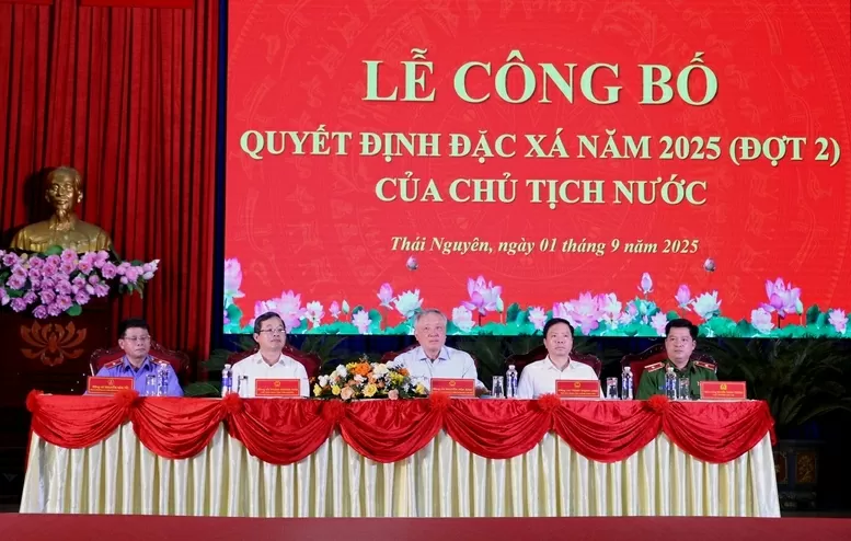 Lễ công bố Quyết định đặc xá: Trao cơ hội làm lại cuộc đời cho người lầm lỗi
