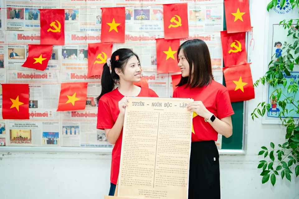 Quốc khánh 2/9: Nhà trường khơi tình yêu quê hương đất nước, lòng biết ơn và trách nhiệm với tương lai dân tộc của thế hệ học sinh Quốc khánh 2/9: Nhà trường khơi tình yêu quê hương đất nước, lòng biết ơn và trách nhiệm với tương lai dân tộc của thế hệ học sinh