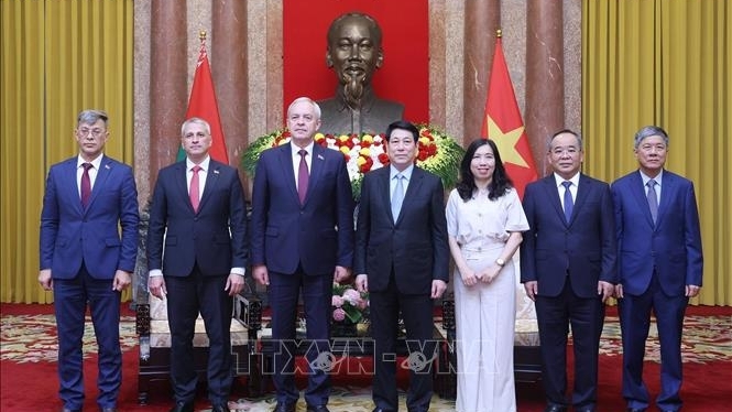 chu tich ha vien belarus coi trong va mong muon thuc day manh me quan he voi viet nam