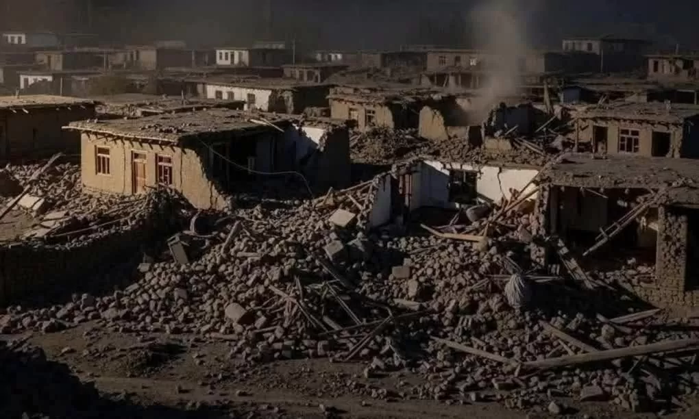 Những ngôi nhà bị hư hại trong trận động đất xảy ra vào đêm 31/8 ở miền đông Afghanistan. Ảnh: X/Tahir Khanộ