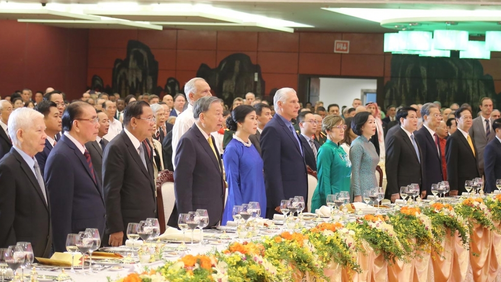 tiec chieu dai trong the ky niem 80 nam quoc khanh nuoc cong hoa xa hoi chu nghia viet nam