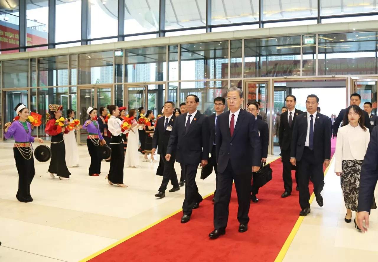 Đoàn đại biểu Đảng, Nhà nước Trung Quốc do đồng chí Triệu Lạc Tế, Uỷ viên thường vụ Bộ Chính trị Trung ương Đảng Cộng sản Trung Quốc, Uỷ viên trưởng Uỷ ban thường vụ Đại hội Đại biểu nhân dân toàn quốc Trung Quốc làm trưởng đoàn đến dự Buổi chiêu đại. (Ảnh: Thành Long)