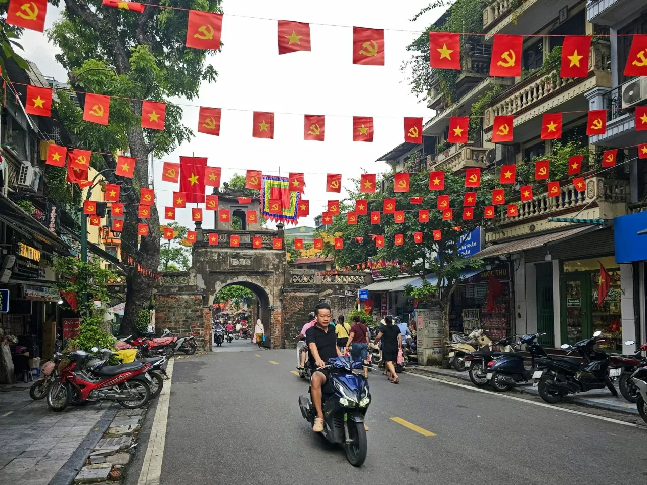 Có một Hà Nội rực rỡ như thế Có một Hà Nội rực rỡ như thế