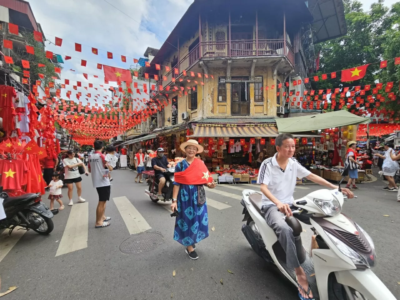 Có một Hà Nội rực rỡ như thế Có một Hà Nội rực rỡ như thế