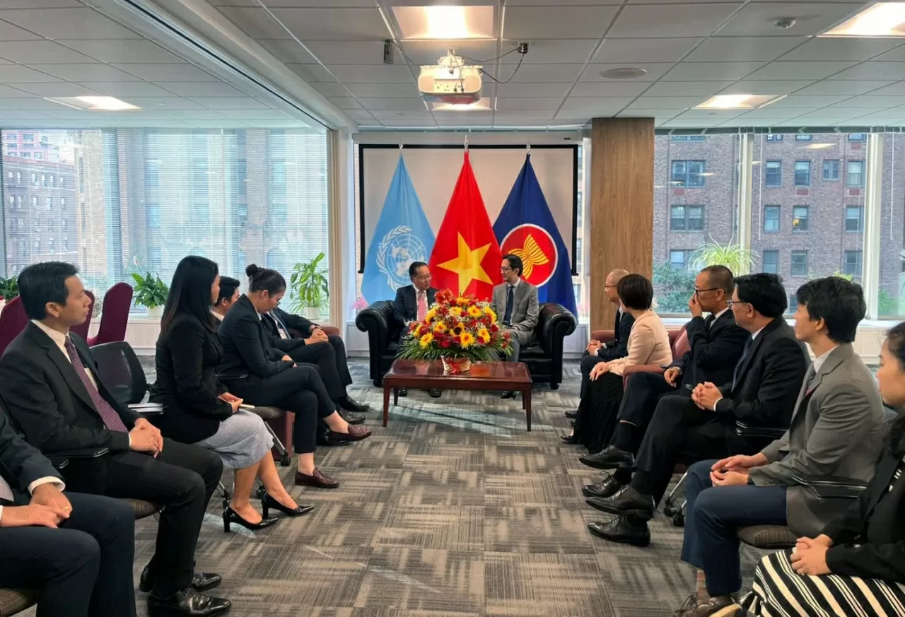 Phái đoàn Lào tại Liên hợp quốc chúc mừng 80 năm Quốc khánh Việt Nam, ngày 28/8/2025.