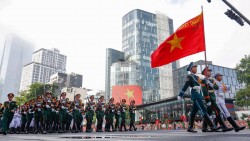 Quân đội nhân dân vững bước dưới cờ Đảng quang vinh