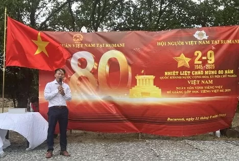 Cộng đồng người Việt Nam tại Romania sôi nổi kỷ niệm 80 năm Quốc khánh
