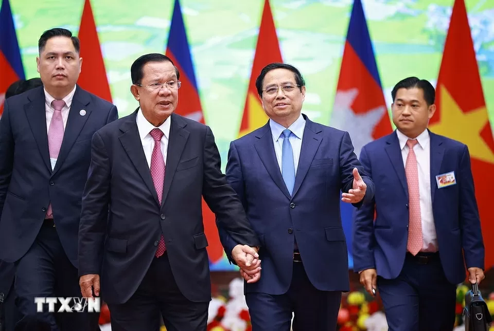 Thủ tướng Phạm Minh Chính hội kiến Chủ tịch Đảng Nhân dân Campuchia, Chủ tịch Thượng viện Campuchia Hun Sen. Ảnh: Dương Giang/TTXVN