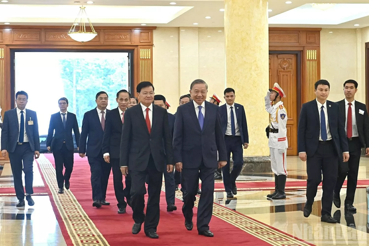 Tổng Bí thư Tô Lâm và Tổng Bí thư, Chủ tịch nước Lào Thongloun Sisoulith tại Trụ sở Trung ương Đảng.