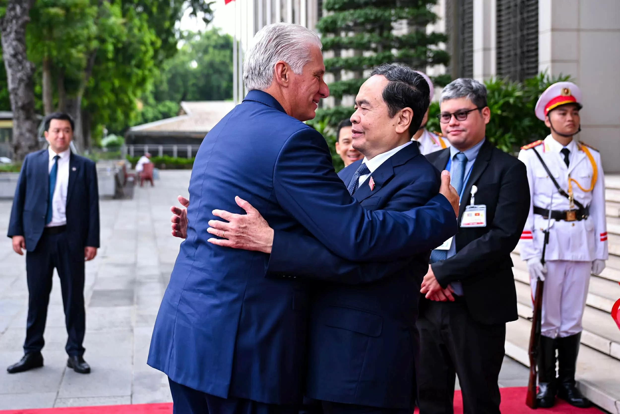 Chủ tịch Quốc hội Trần Thanh Mẫn chào đón Bí thư thứ Nhất, Chủ tịch nước Cuba Miguel Diaz-Canel Bermudez 