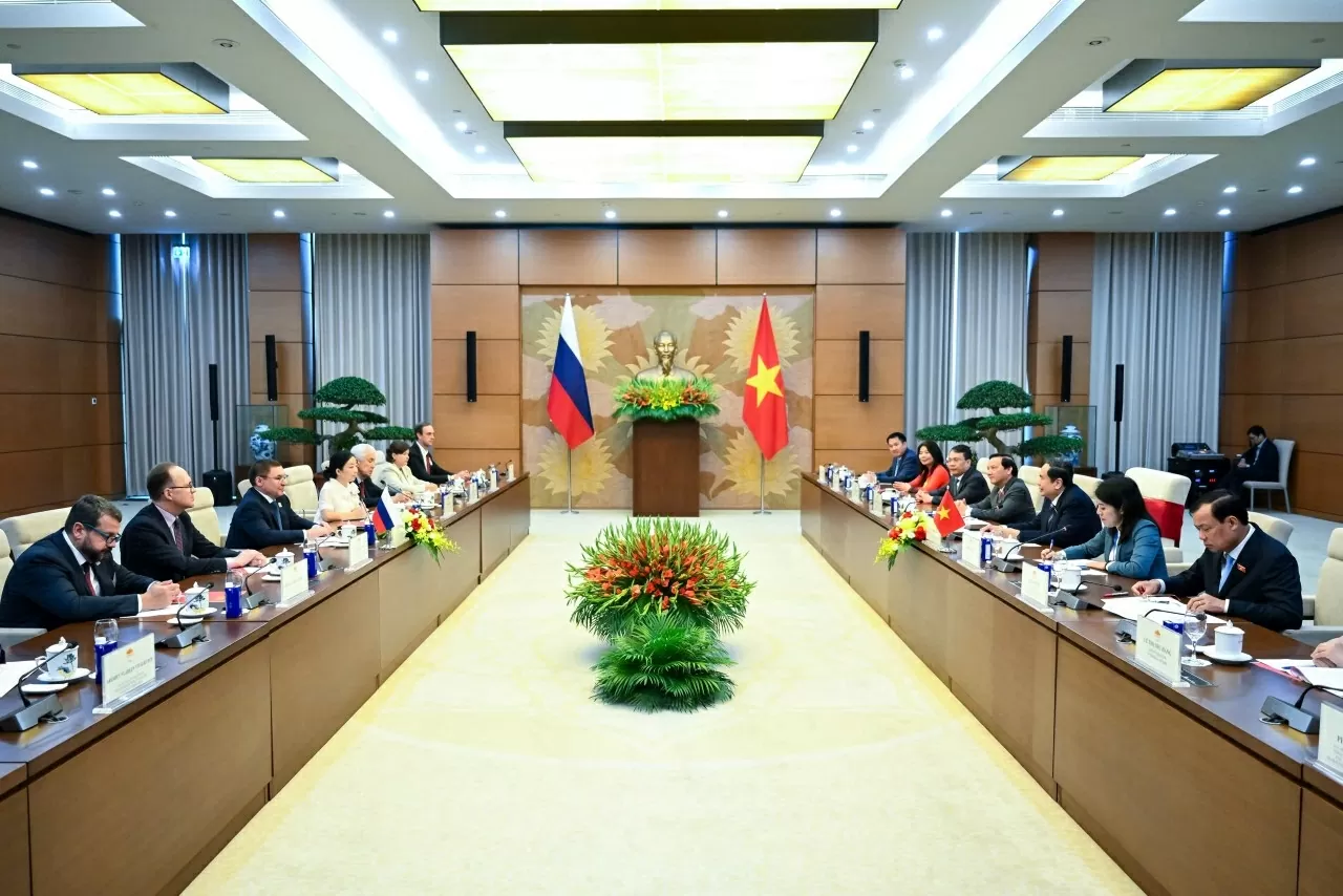 Chủ tịch Quốc hội Trần Thanh Mẫn tiếp Phó Chủ tịch thứ nhất Hội đồng Liên bang, Quốc hội Liên bang Nga Vladimir Vladimirovich Yakushev Chủ tịch Quốc hội Trần Thanh Mẫn tiếp Phó Chủ tịch thứ nhất Hội đồng Liên bang, Quốc hội Liên bang Nga Vladimir Vladimirovich Yakushev