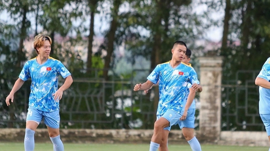 HLV Kim tiết lộ lý do loại tiền vệ Việt kiều Trần Thành Trung khỏi tuyển U23 Việt Nam