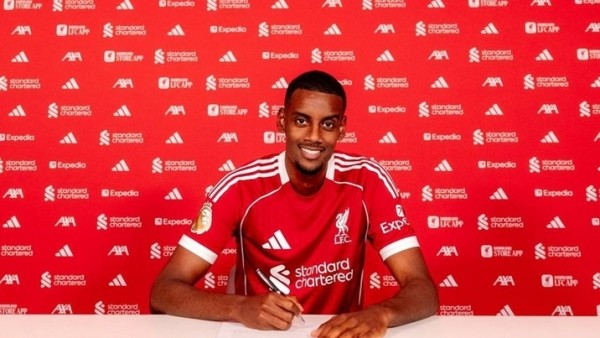 Alexander Isak nhận số áo ‘không may mắn’ ở Liverpool