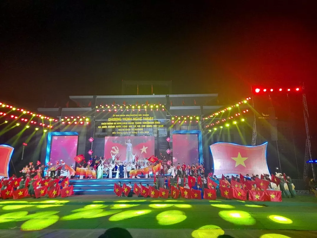 Bắc Ninh: Chương trình nghệ thuật và pháo hoa thắp sáng bầu trời Kinh Bắc trong ngày Tết Độc lập