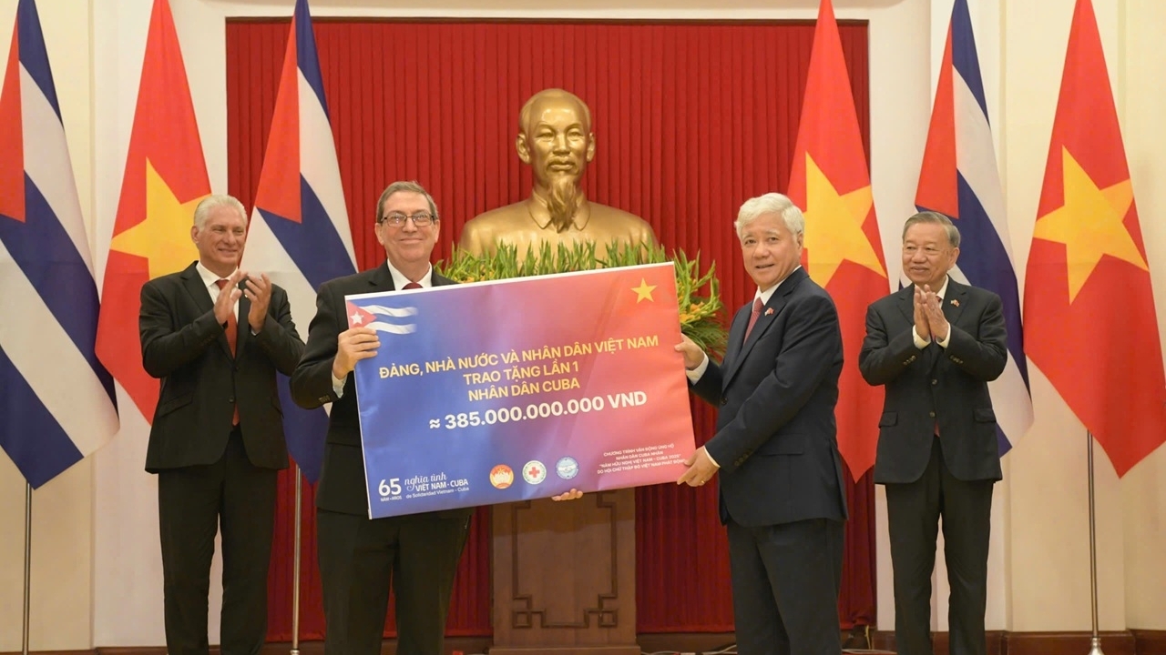 Trao gần 385 tỷ đồng ủng hộ đợt đầu tiên đến nhân dân Cuba
