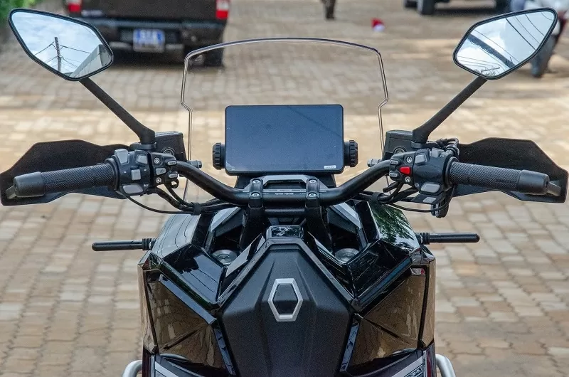 Xe tay ga Zontes 368G sở hữu màn hình TFT 8 inch cỡ lớn.