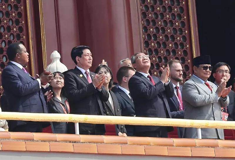 Chủ tịch nước Lương Cường cùng lãnh đạo các nước trên lễ đài (Nguồn: TTXVN)