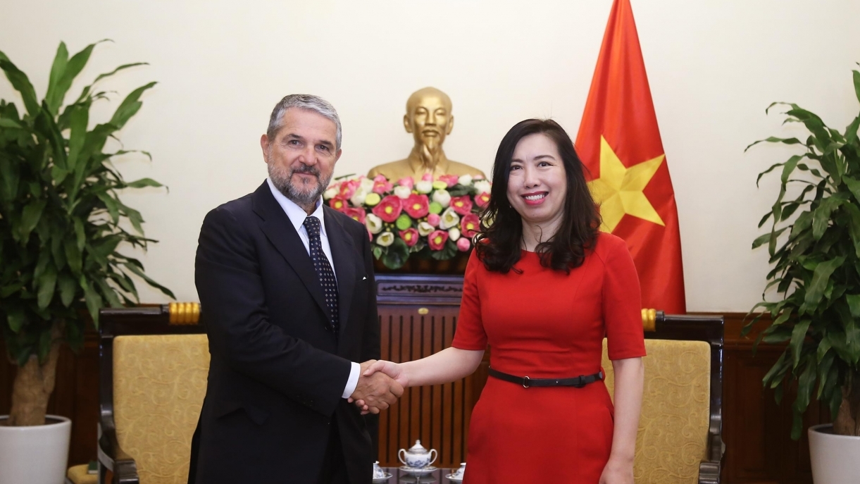 Thứ trưởng Lê Thị Thu Hằng tiếp Thứ trưởng Bộ Doanh nghiệp và Sản phẩm Italy