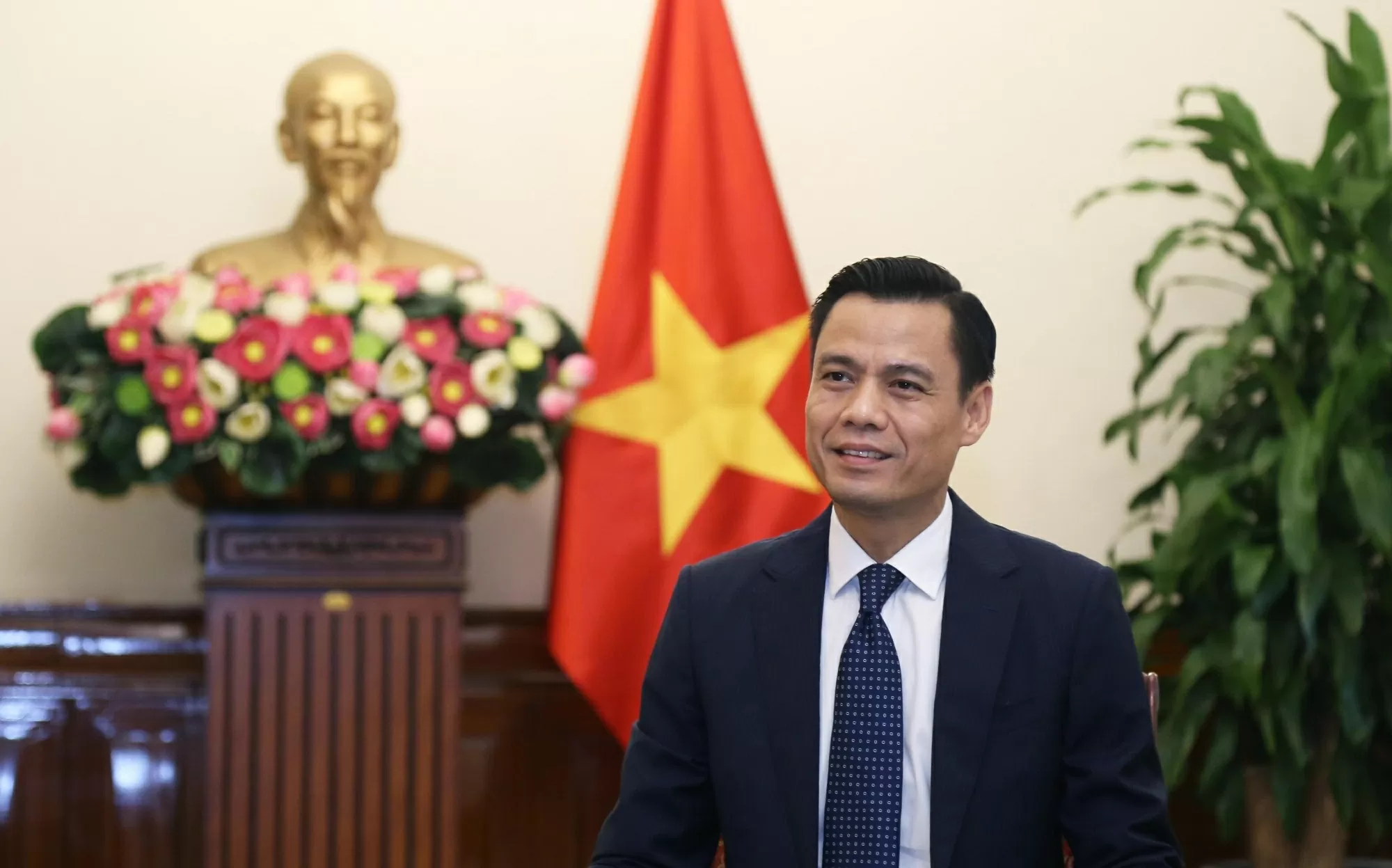 Thứ trưởng Ngoại giao Đặng Hoàng Giang