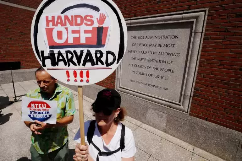 Tòa án Mỹ ra phán quyết về việc Tổng thống Donald Trump cắt tài trợ Đại học Harvard, Nhà Trắng phản bác
