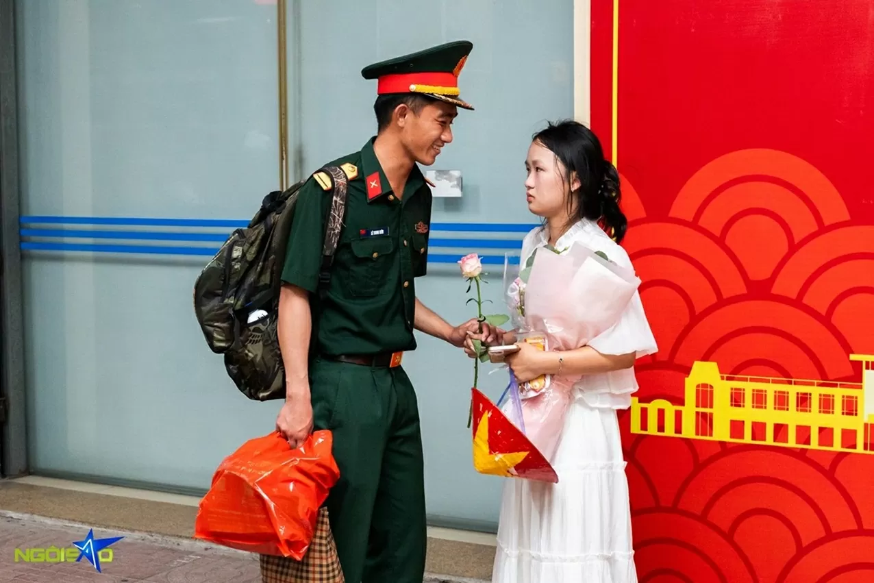 Người dân Thủ đô tiễn