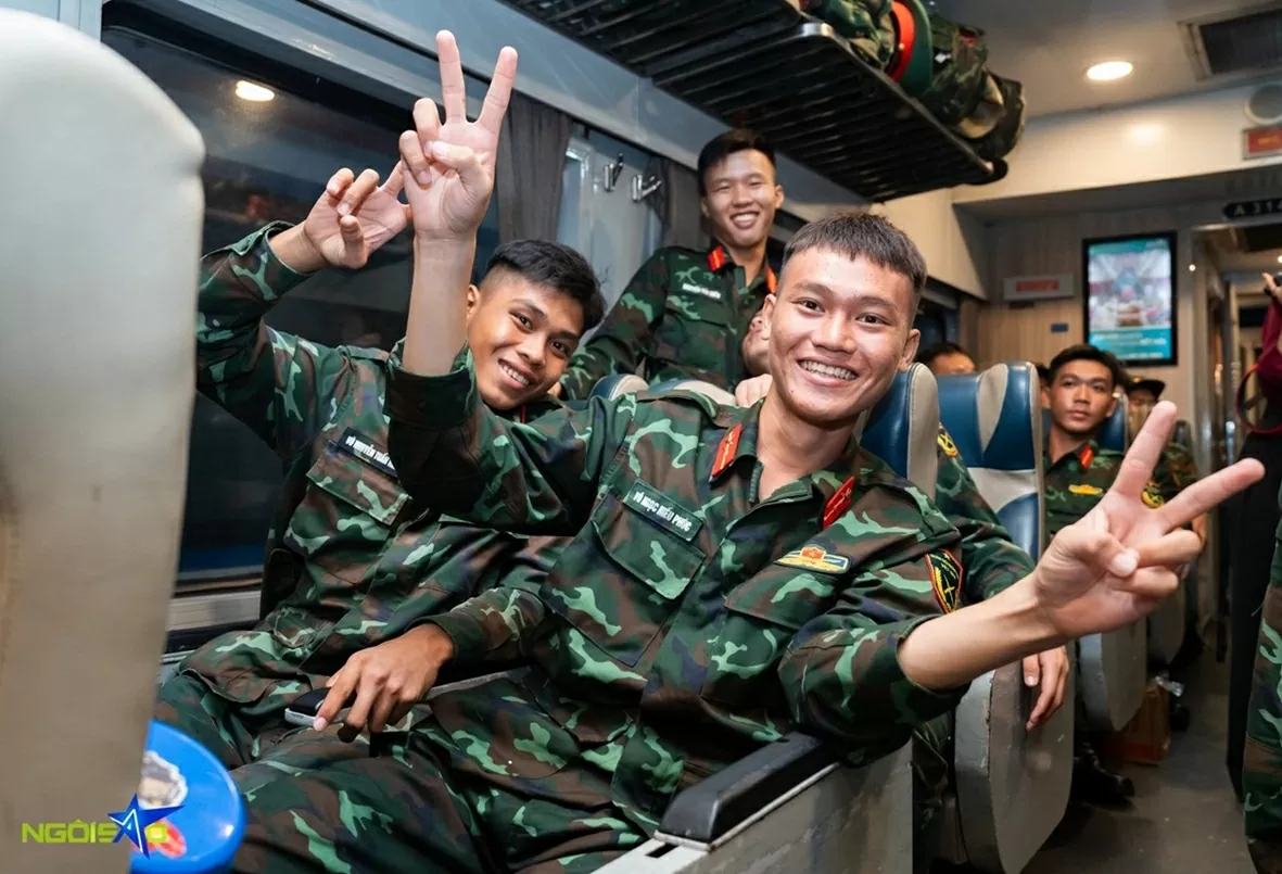 Người dân Thủ đô tiễn