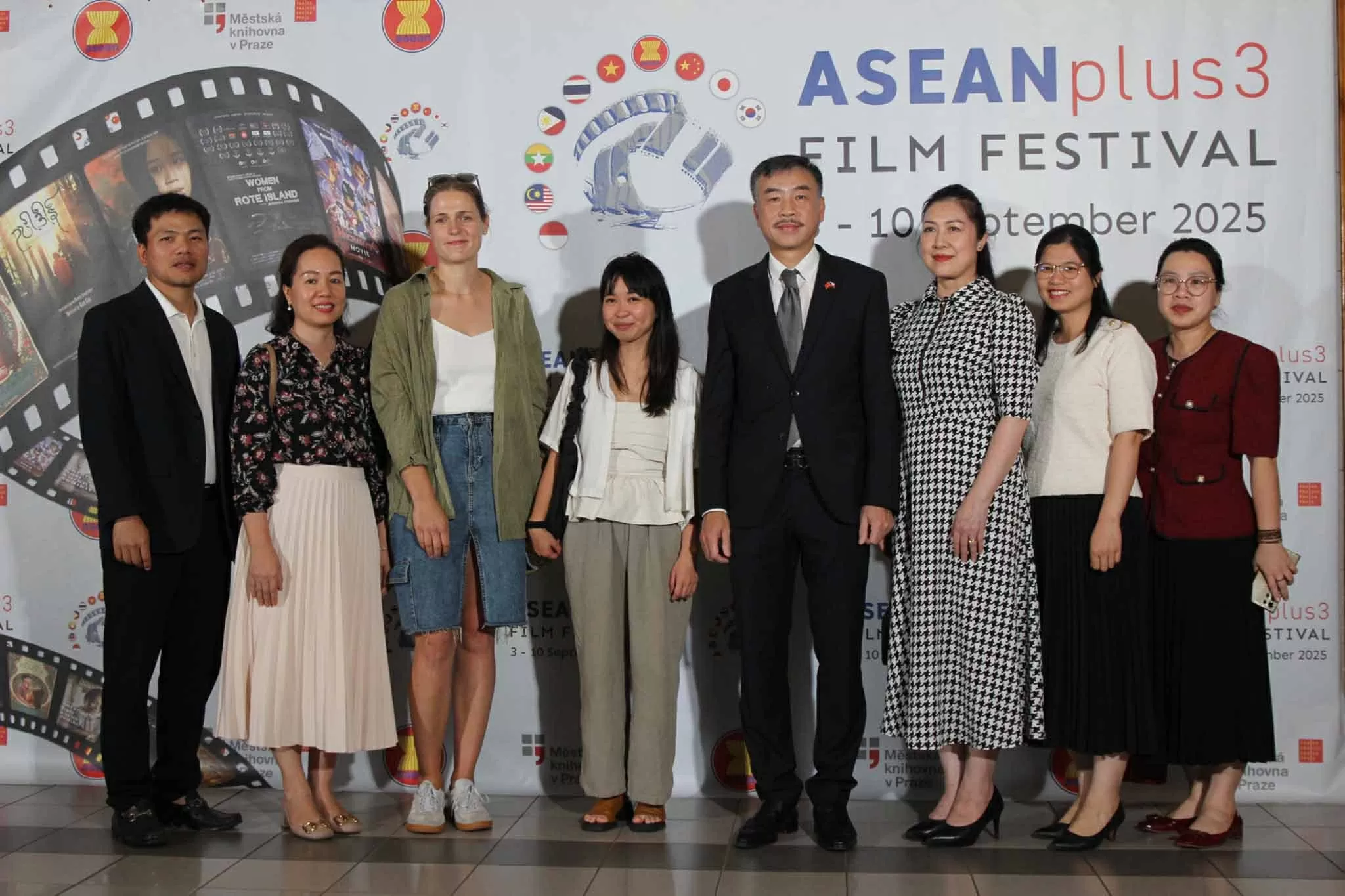 Liên hoan phim ASEAN+3 rực rỡ khai mạc tại Praha Liên hoan phim ASEAN+3 rực rỡ khai mạc tại Praha