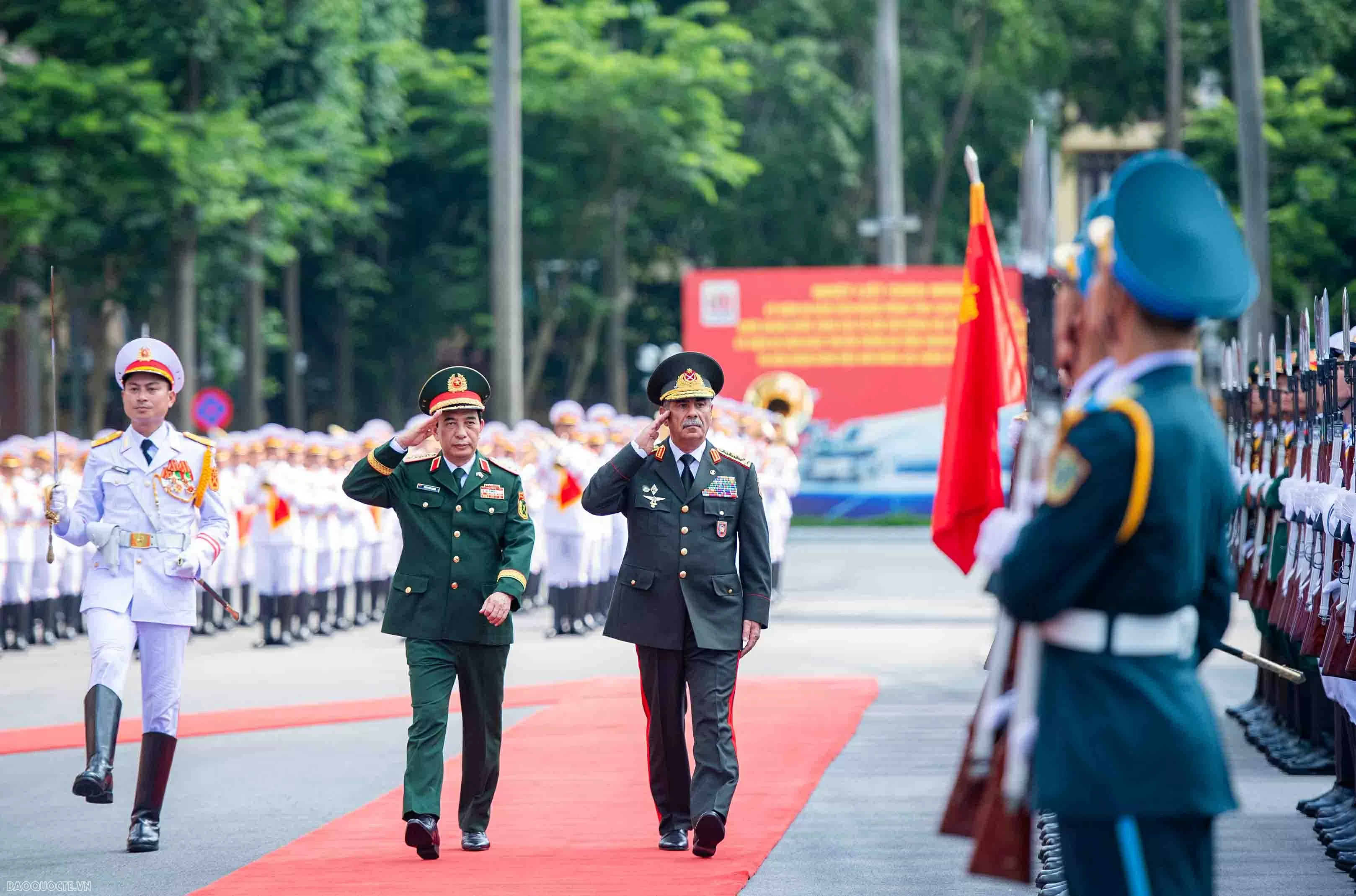 Bộ trưởng Quốc phòng Phan Văn Giang đón hội đàm với Bộ trưởng Quốc phòng Azerbaijan