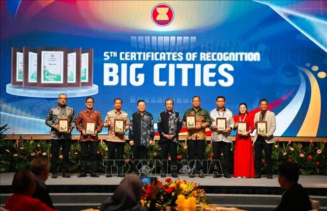 ASEAN vinh danh 2 thành phố Việt Nam về môi trường bền vững ASEAN vinh danh 2 thành phố Việt Nam về môi trường bền vững
