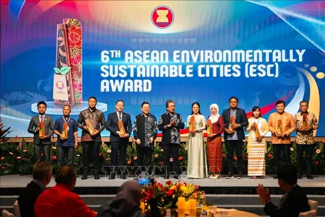 ASEAN vinh danh 2 thành phố Việt Nam về môi trường bền vững ASEAN vinh danh 2 thành phố Việt Nam về môi trường bền vững