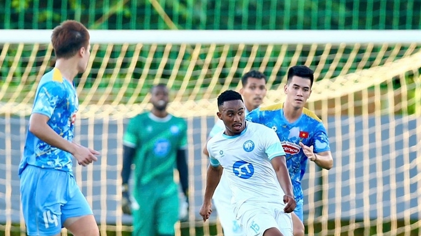 doi hinh ngoai binh xuat phat clb thep xanh nam dinh thang dam tuyen viet nam