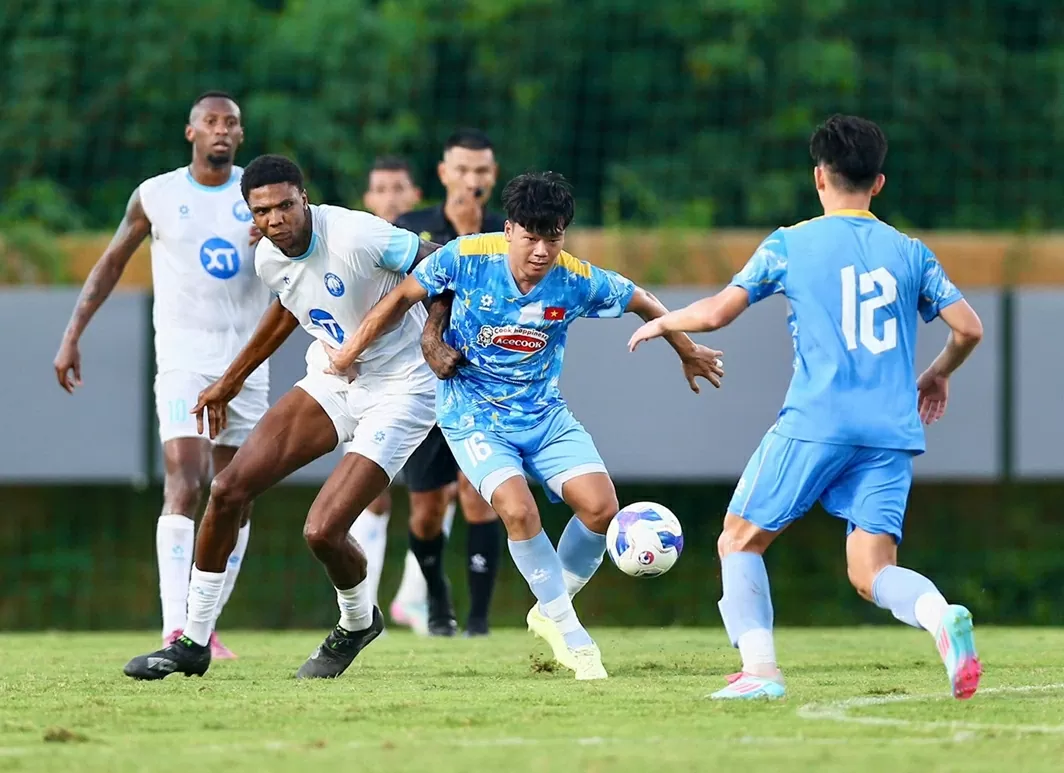 Đội hình ngoại binh xuất phát, CLB Thép Xanh Nam Định thắng đậm tuyển Việt Nam Đội hình ngoại binh xuất phát, CLB Thép Xanh Nam Định thắng đậm tuyển Việt Nam