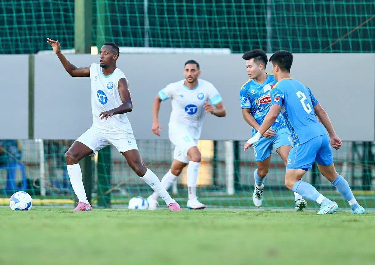 Đội hình ngoại binh xuất phát, CLB Thép Xanh Nam Định thắng đậm tuyển Việt Nam