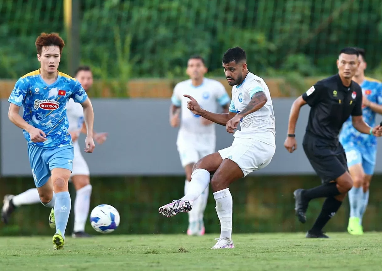 Đội hình ngoại binh xuất phát, CLB Thép Xanh Nam Định thắng đậm tuyển Việt Nam